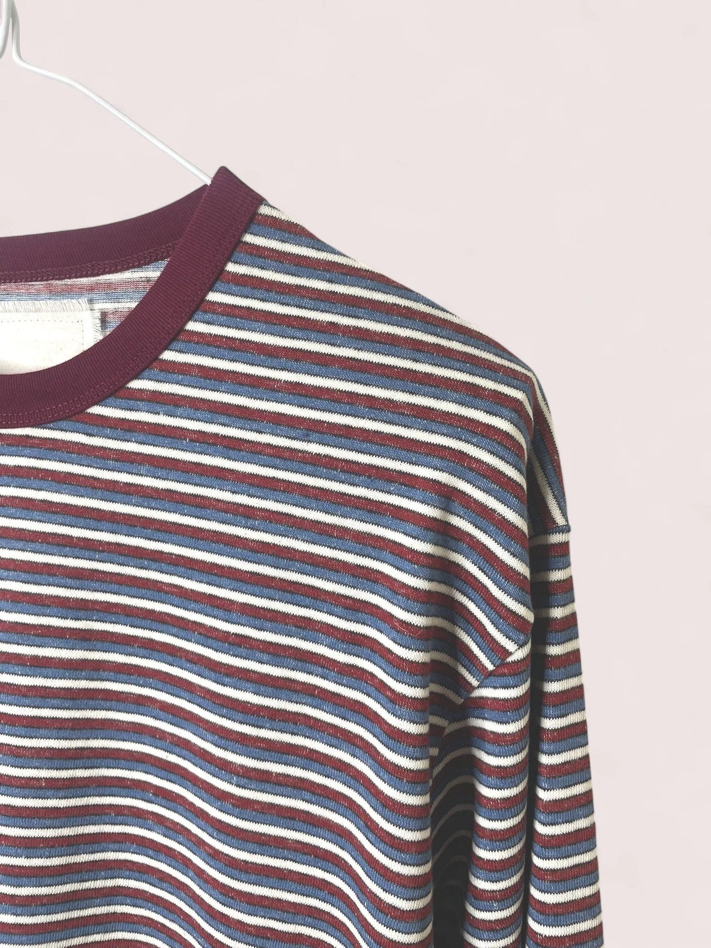 1520087 red-Photoroom (1).jpg