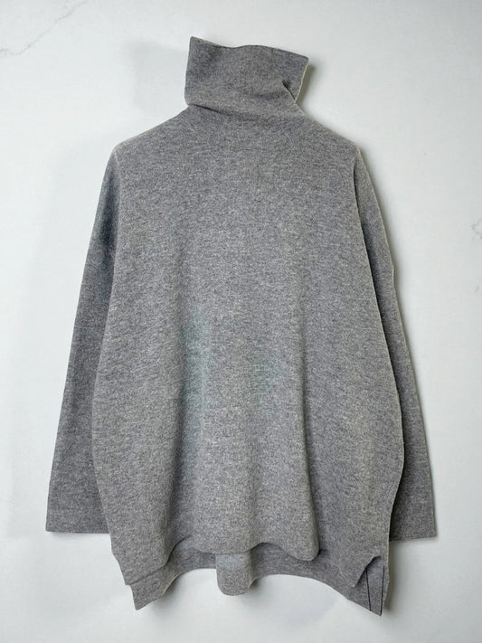 9511058 gry-Photoroom.jpg